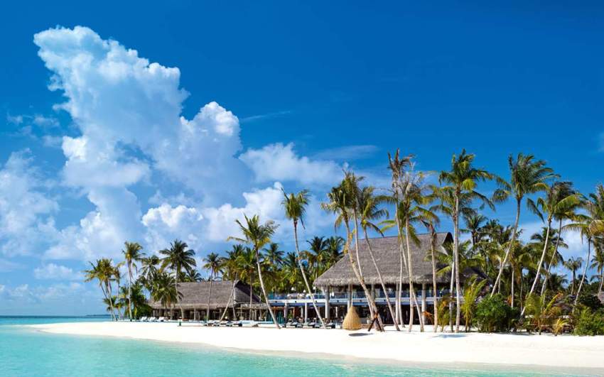 维拉私人岛 Velaa Private Island,dining时间( 全天候 )美食攻略 Athiri（主餐厅） ，方便大家选岛（海岸线假期一级代理提供），海岛马尔代夫maldives