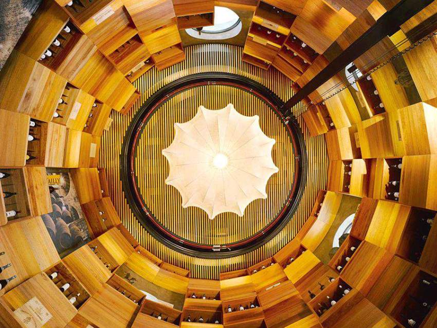 维拉私人岛 Velaa Private Island,dining时间( 全天候 )美食攻略 Wine Cellar（藏酒阁） ，方便大家选岛（海岸线假期一级代理提供），海岛马尔代夫maldives