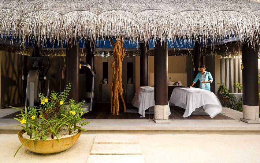 房型内部设施图片参考，如无边泳池与电视及音响， 维拉私人套房-Velaa Private Residence maldievs(维拉私人岛 Velaa Private Island) 