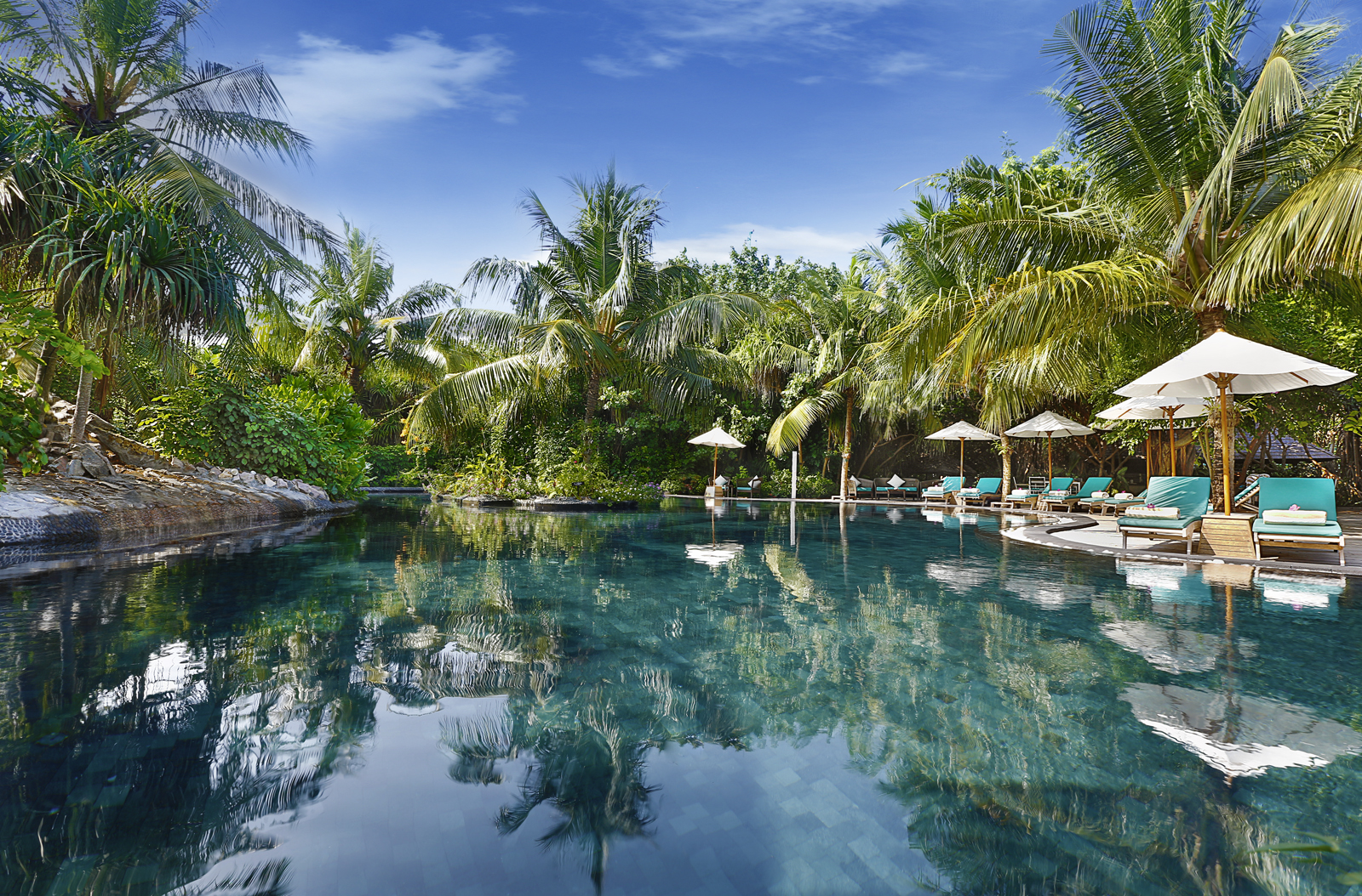 JA 玛娜法鲁 JA Manafaru,dining时间( 12:00 -18:00 )美食攻略 安迪亚摩小酒馆--Andiamo Bistro and Pool ,方便大家选岛(海岸线假期一级代理提供),海岛马尔代夫maldives