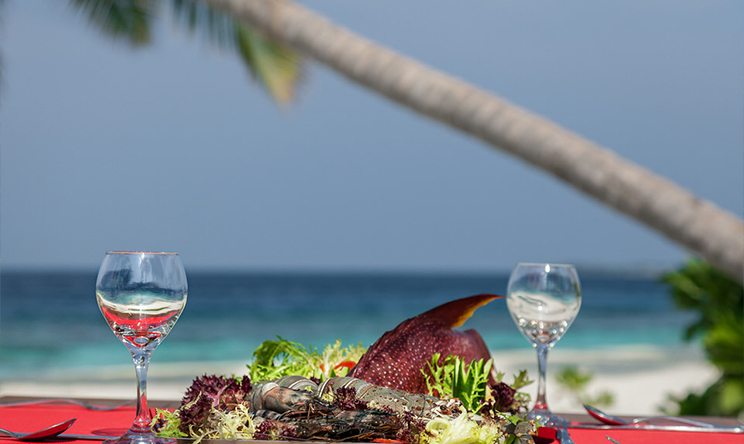 瑞提法鲁岛 Reethi Faru Resort,dining时间(  )美食攻略 Reethi Grill（烧烤餐厅） ，方便大家选岛（海岸线假期一级代理提供），海岛马尔代夫maldives