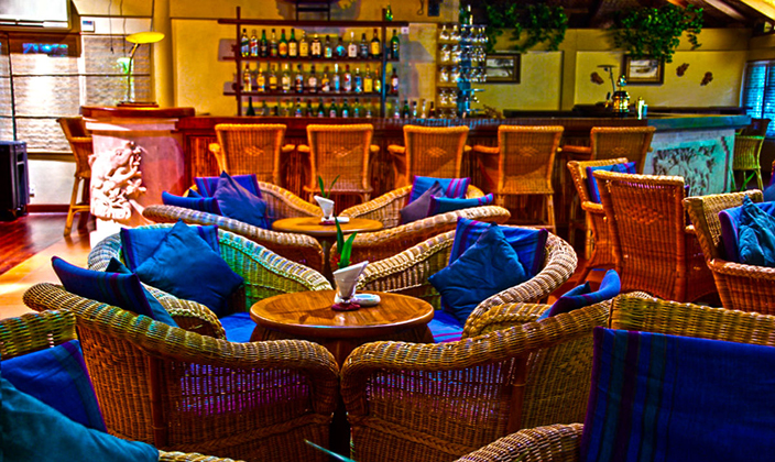 皇家岛 Royal Island Resort,dining时间( -自助餐 )美食攻略 风趣酒吧--Fun Pub ,方便大家选岛(海岸线假期一级代理提供),海岛马尔代夫maldives