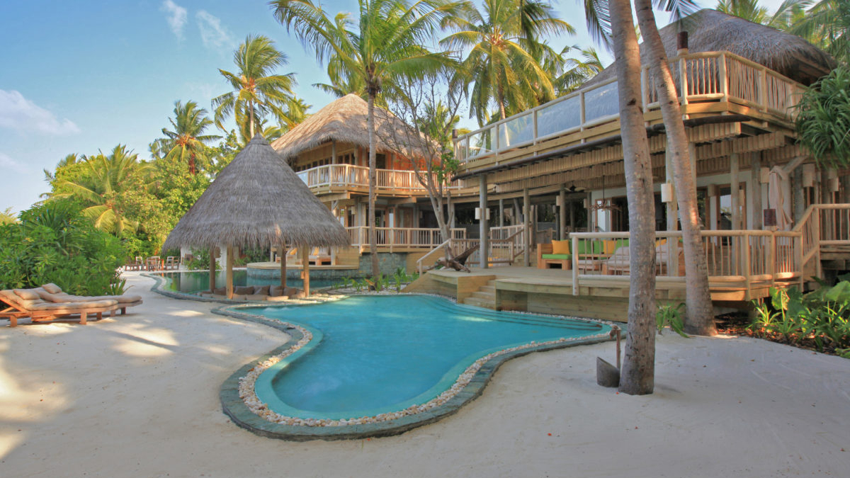 房型内部设施图片参考，如无边泳池与电视及音响， Jungle Reserve-丛林豪华别墅（四卧室） maldievs(索尼娃芙西岛度假村 Soneva Fushi) 