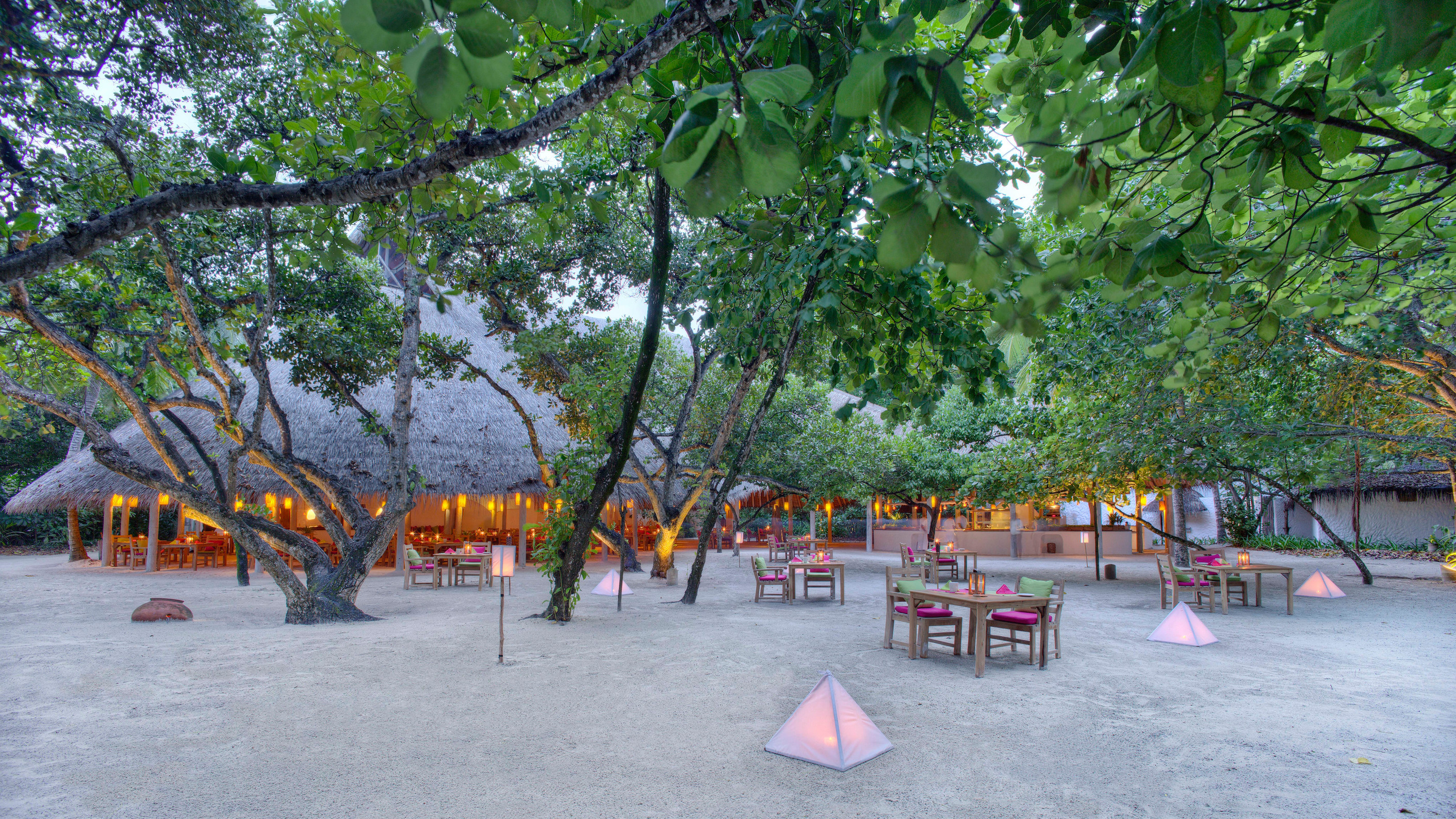 索尼娃芙西岛度假村 Soneva Fushi,dining时间( 晚餐 )美食攻略 Down To Earth By Ravi 餐厅--Down To Earth By Ravi ,方便大家选岛(海岸线假期一级代理提供),海岛马尔代夫maldives