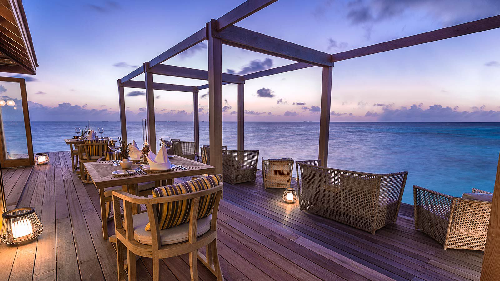 Aquarium（水族馆餐吧） dining美食的图片集（ 海鲜 ），印度洋三大明珠马尔代夫,芙拉瓦丽岛 Hurawalhi Maldives