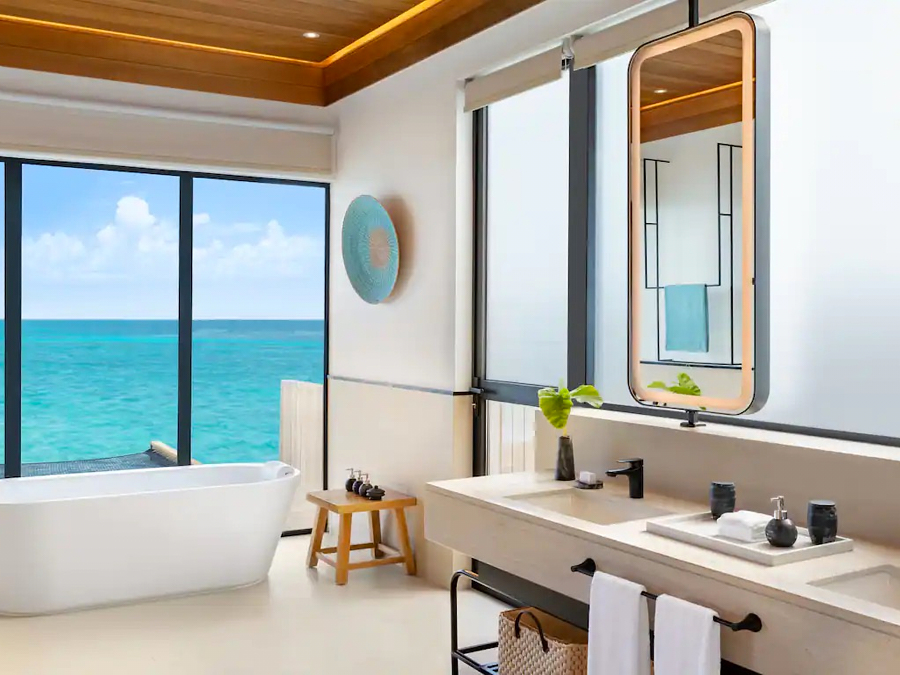 房型内部设施图片参考，如无边泳池与电视及音响， ONE BEDROOM OVERWATER SUITE WITH POOL-单卧室水上泳池套房  maldievs(希尔顿·阿明吉利岛 Hilton Maldives Amingiri Resort & Spa) 