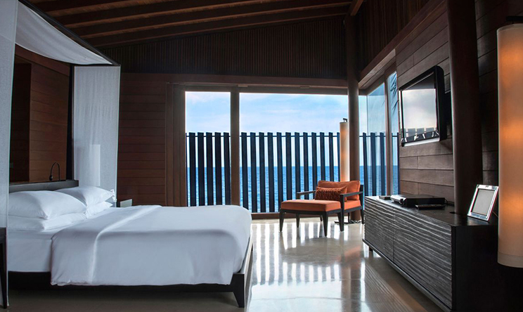 房型内部设施图片参考，如无边泳池与电视及音响， Park Water Villa-柏悦水上别墅  maldievs(柏悦|哈达哈 Park Hyatt Hadahaa) 