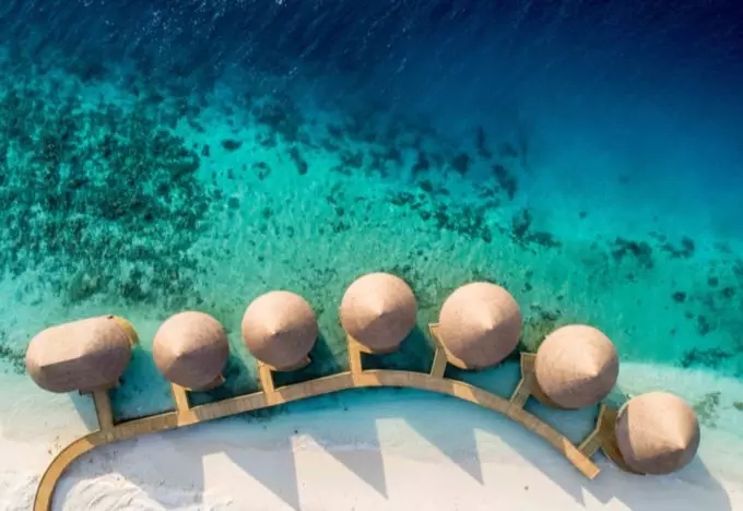 洲际酒店(ihg) InterContinental Maldives Maamunagau Resort, 娱乐活动(海岛maldives)介绍,网球及高尔夫