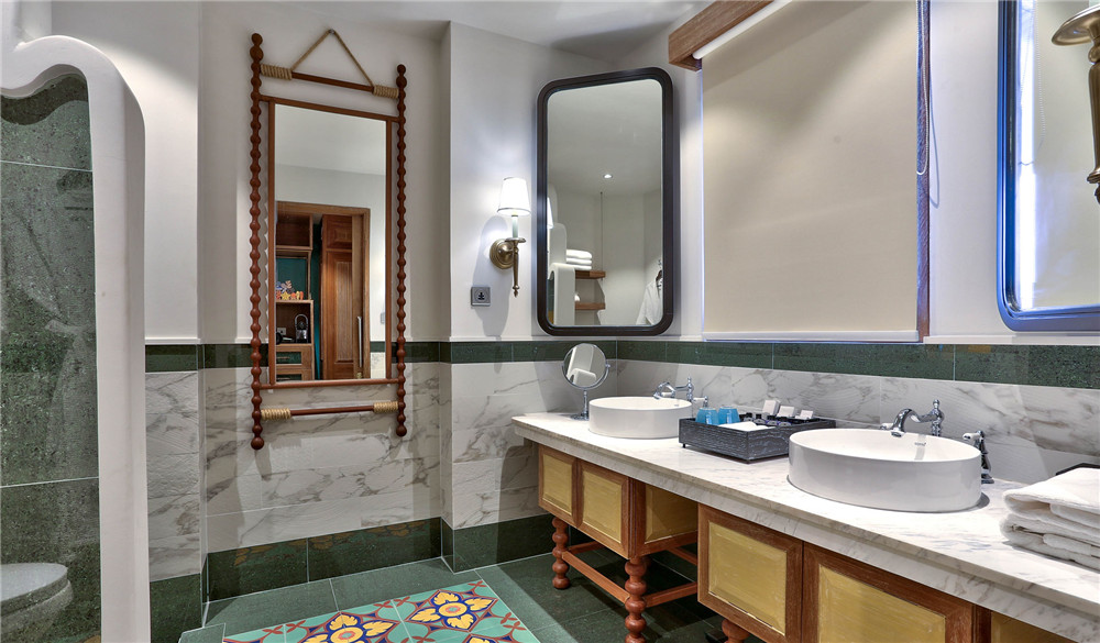 房型内部设施图片参考，如无边泳池与电视及音响， Beach Room-海滩房 maldievs(十字路口希尔顿 SAii crossroads hilton saii resorts) 