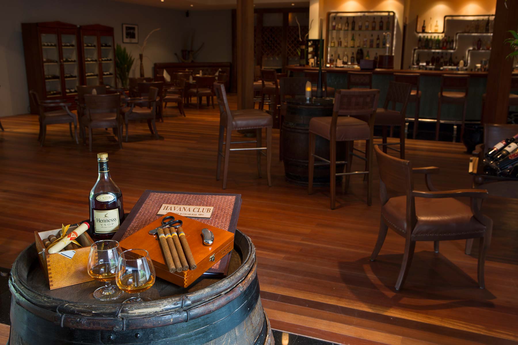 Havana Club Wine & Cigar Bar（葡萄酒俱乐部） dining美食的图片集（ 葡萄酒、雪茄 ），印度洋三大明珠马尔代夫,K岛|库拉玛提|库拉玛缇 Kuramathi Maldives