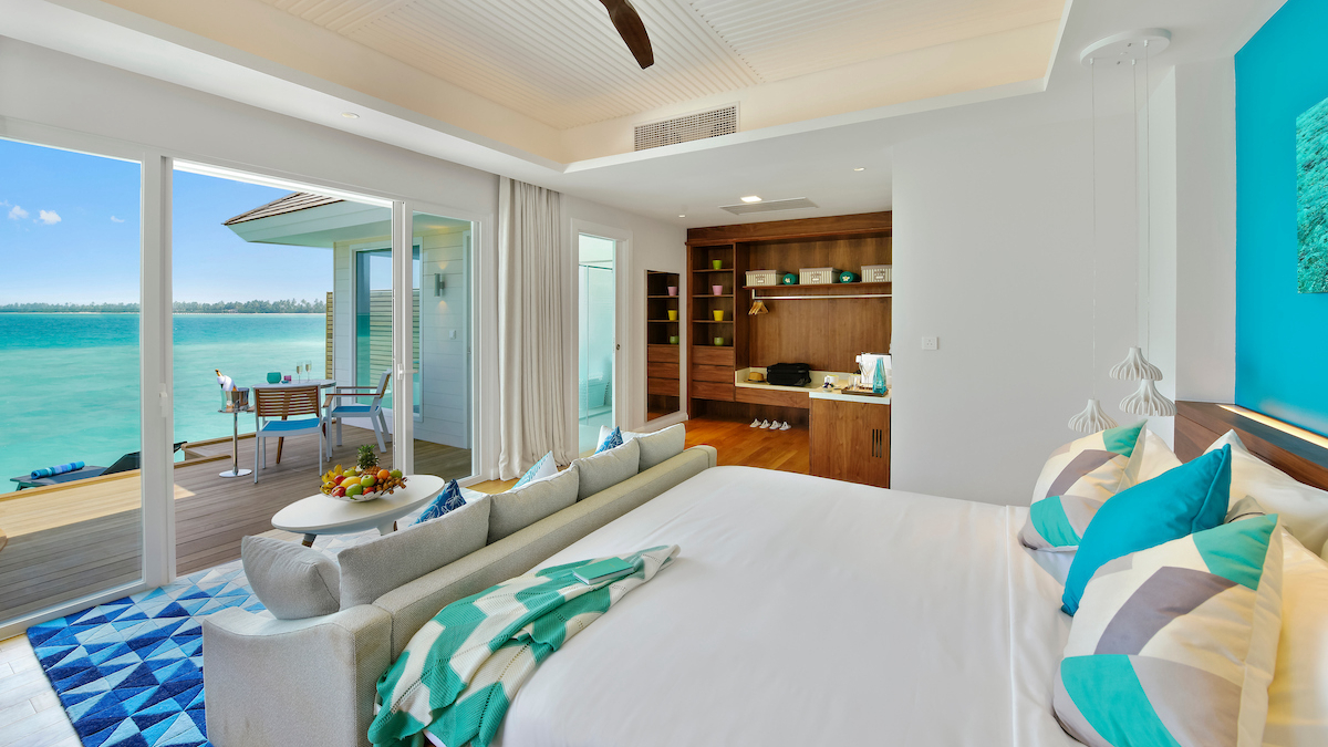 房型内部设施图片参考，如无边泳池与电视及音响， Aqua Villa-水上别墅 maldievs(康迪玛|坎迪玛 Kandima Maldives) 