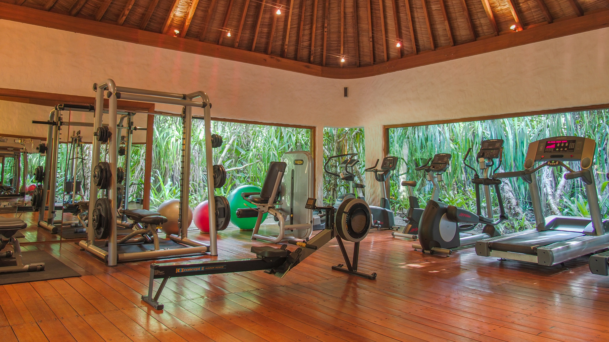 索尼娃芙西岛度假村 Soneva Fushi, 娱乐活动(海岛maldives)介绍,网球及高尔夫