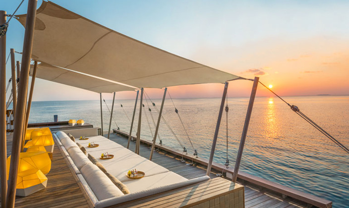 W岛|宁静岛 W Retreat,dining时间( 17:00-24:00 )美食攻略 SIP BAR（酒吧） ，方便大家选岛（海岸线假期一级代理提供），海岛马尔代夫maldives