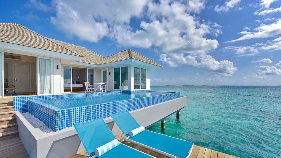 房型内部设施图片参考，如无边泳池与电视及音响， Sunset Aqua Pool Suite-日落水上泳池套房 maldievs(康迪玛|坎迪玛 Kandima Maldives) 