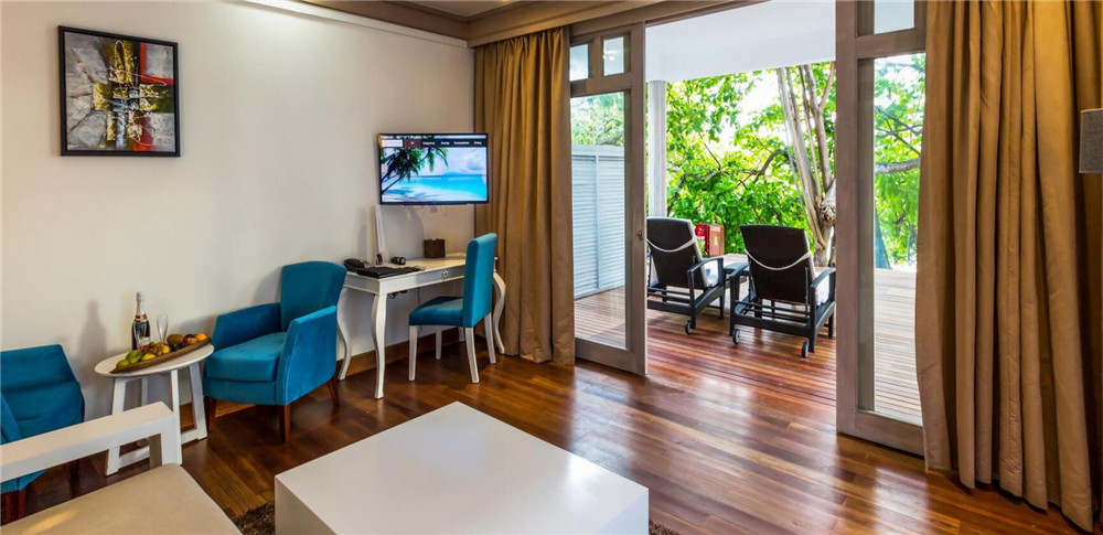 房型内部设施图片参考，如无边泳池与电视及音响， Beach Suite-沙滩套房 maldievs(阿玛雅岛 Amaya Kuda Rah) 