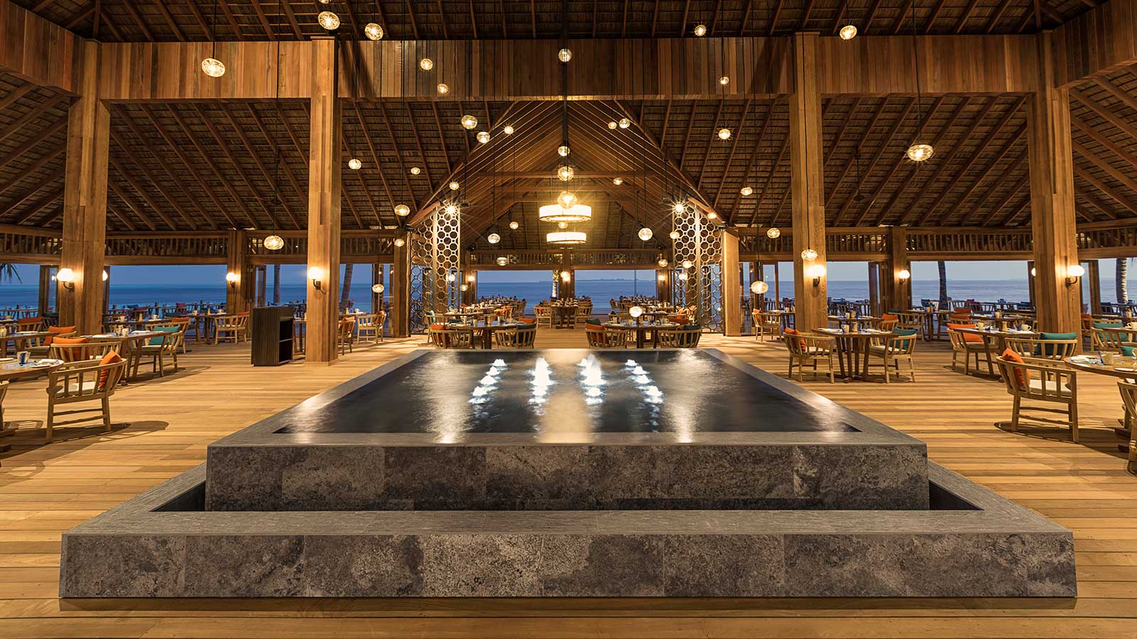 芙拉瓦丽岛 Hurawalhi Maldives,dining时间( 早餐|午餐|晚餐-自助餐 )美食攻略 Canneli（自助餐厅） ，方便大家选岛（海岸线假期一级代理提供），海岛马尔代夫maldives