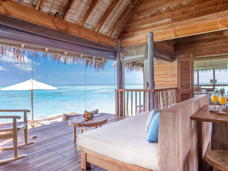 房型内部设施图片参考，如无边泳池与电视及音响， Gili Lagoon Villa-姬丽泻湖别墅  maldievs(姬丽兰卡富士 Gili Lankanfushi Maldives) 