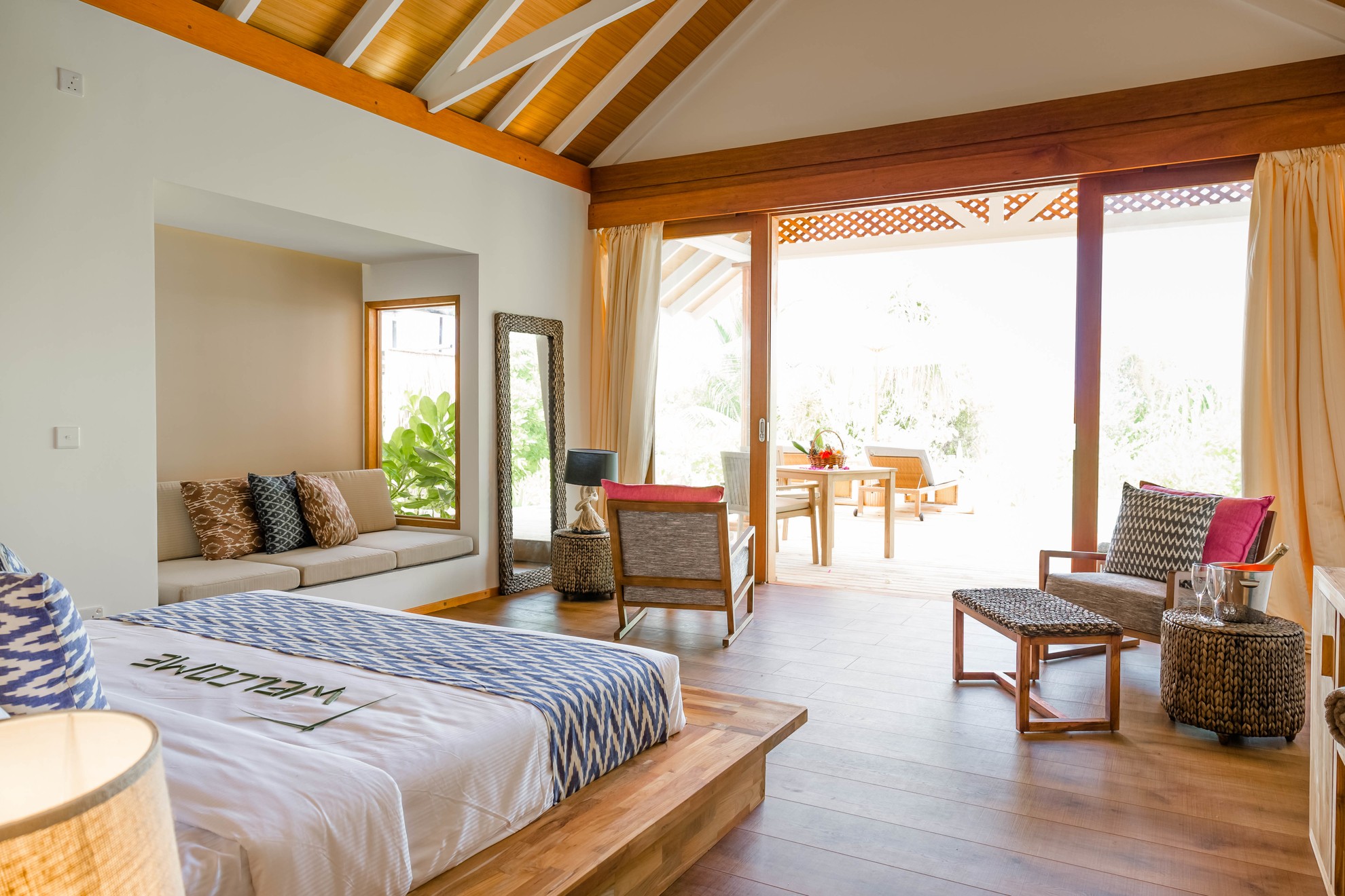 Beach Villa-沙滩别墅 房型图片及房间装修风格(库达富士度假村 KUDAFUSHI RESORT and SPA)海岛马尔代夫