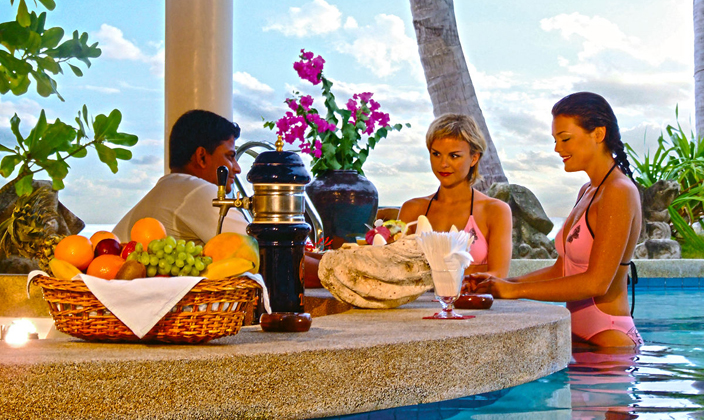 皇家岛 Royal Island Resort,dining时间( 0800—18:00 )美食攻略 泳池酒吧--Pool Bar ,方便大家选岛(海岸线假期一级代理提供),海岛马尔代夫maldives