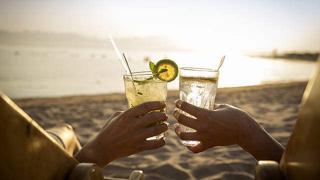 傍晚酒吧--Sundowner Bar dining美食的图片集( 酒水 ),印度洋三大明珠马尔代夫,新鲁滨逊诺鲁岛|努努岛 Robinson Club Noonu