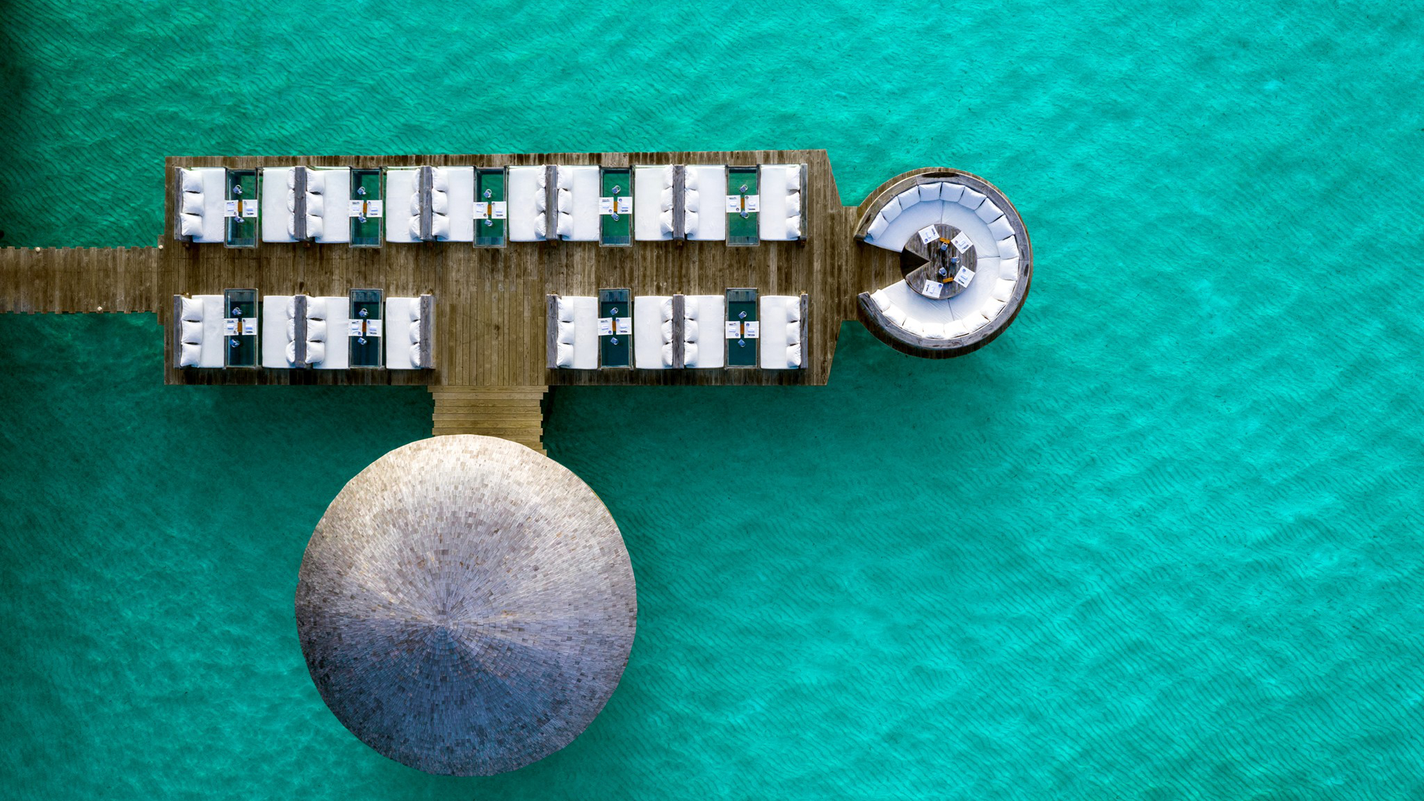 索尼娃贾尼岛 Soneva Jani,dining时间( 午 晚餐 )美食攻略 Mathias Dahlgren海上餐厅--Overseas by Mathias Dahlgren ，方便大家选岛（海岸线假期一级代理提供），海岛马尔代夫maldives