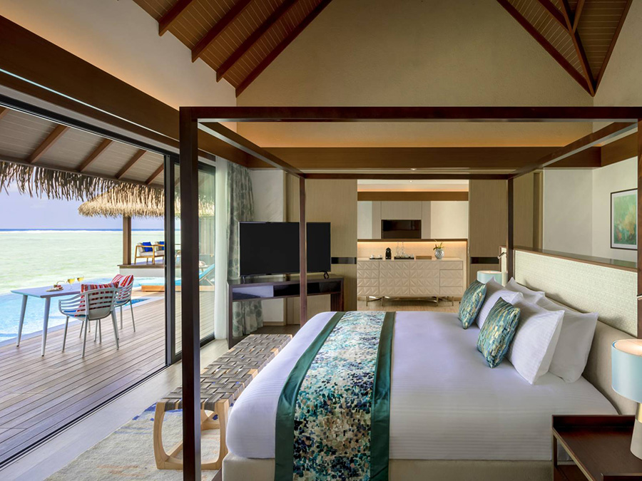 房型内部设施图片参考，如无边泳池与电视及音响， Ocean Pool Suites-海洋泳池套房  maldievs(铂尔曼 Pullman Maldives Maamutaa Resort) 