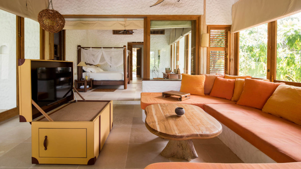 房型内部设施图片参考，如无边泳池与电视及音响， Soneva Fushi Family Villa Suite-索尼娃芙西家庭别墅 maldievs(索尼娃芙西岛度假村 Soneva Fushi) 