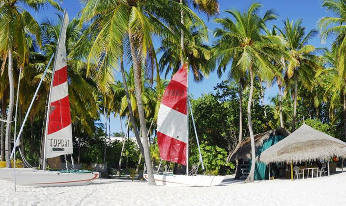 蓝色美人蕉(礁) Thulhagiri Island Resort, 娱乐活动（海岛maldives）介绍,网球及高尔夫