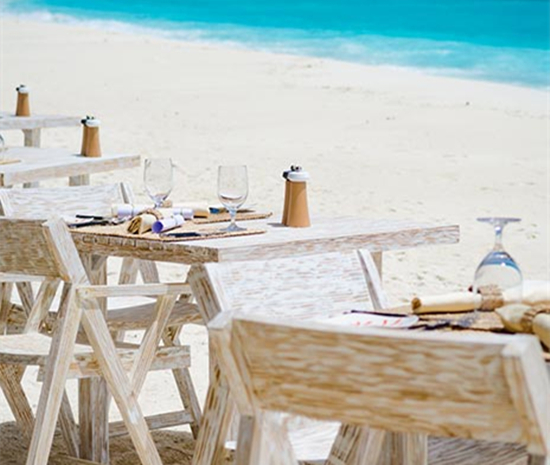 菲诺芙岛 Finolhu Maldives,dining时间( 12:30-17:00，15点前有午餐 )美食攻略 Fish & Crab Shack（海鲜餐厅） ，方便大家选岛（海岸线假期一级代理提供），海岛马尔代夫maldives