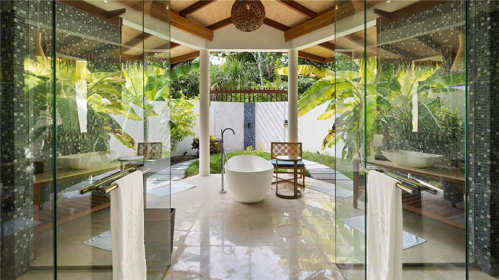 房型内部设施图片参考，如无边泳池与电视及音响， 多尼别墅-Dhoni Villas maldievs(芙拉薇莉岛 Furaveri Island Resort and Spa) 