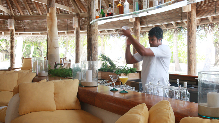 索尼娃芙西岛度假村 Soneva Fushi,dining时间( 全天 )美食攻略 By the Bar 酒吧--By the Bar ,方便大家选岛(海岸线假期一级代理提供),海岛马尔代夫maldives