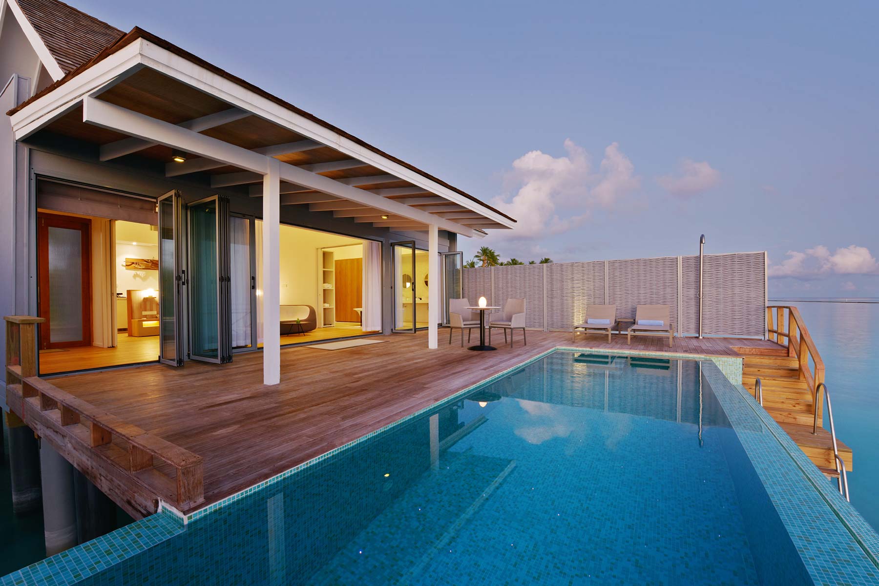 带泳池的水上别墅-Water Villas with pool 房型图片及房间装修风格(K岛|库拉玛提|库拉玛缇 Kuramathi Maldives)海岛马尔代夫 