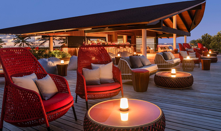 威斯汀 The Westin Maldives Miriandhoo Resort,dining时间( 全天 )美食攻略 Sunset Bar(日落酒吧) ,方便大家选岛(海岸线假期一级代理提供),海岛马尔代夫maldives