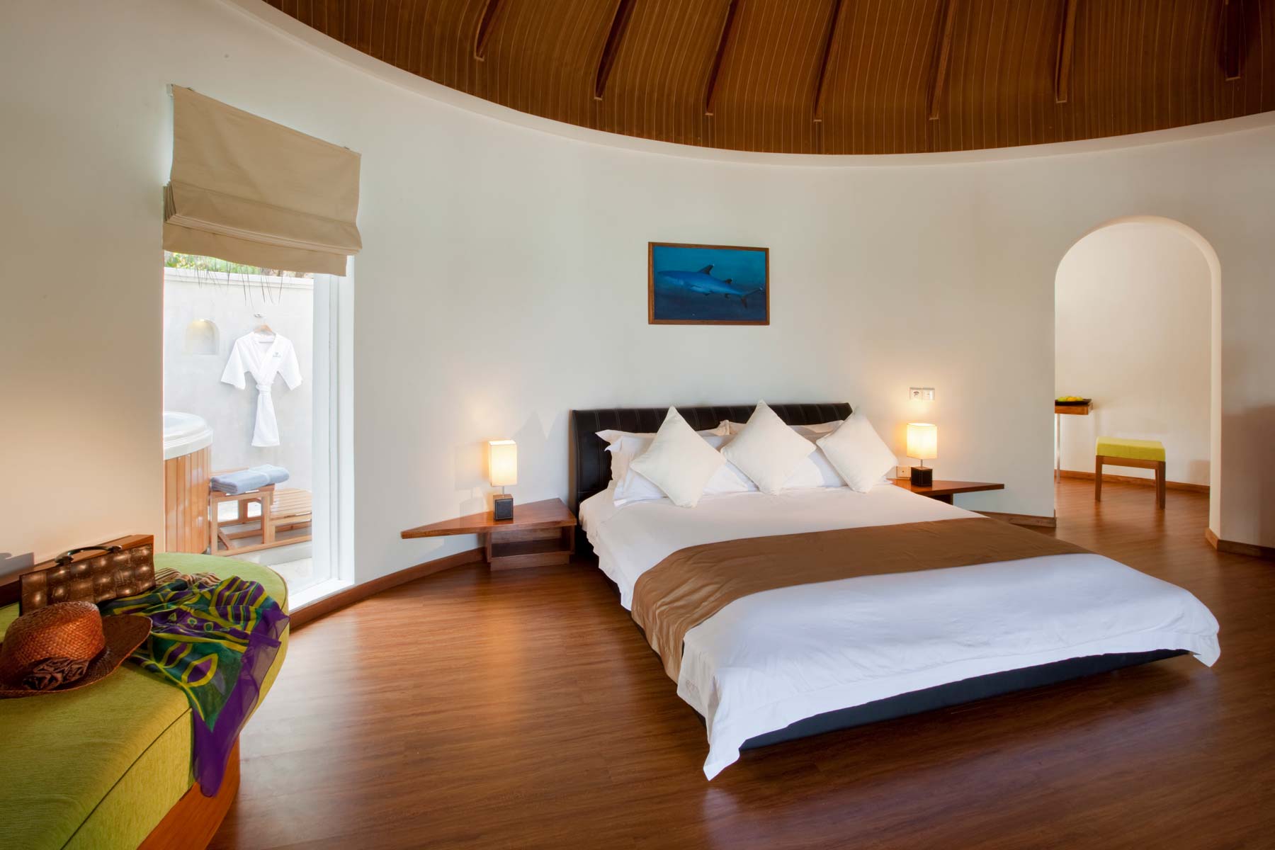 房型内部设施图片参考，如无边泳池与电视及音响， 高级沙滩别墅-Superior Beach Villas maldievs(K岛|库拉玛提|库拉玛缇 Kuramathi Maldives) 