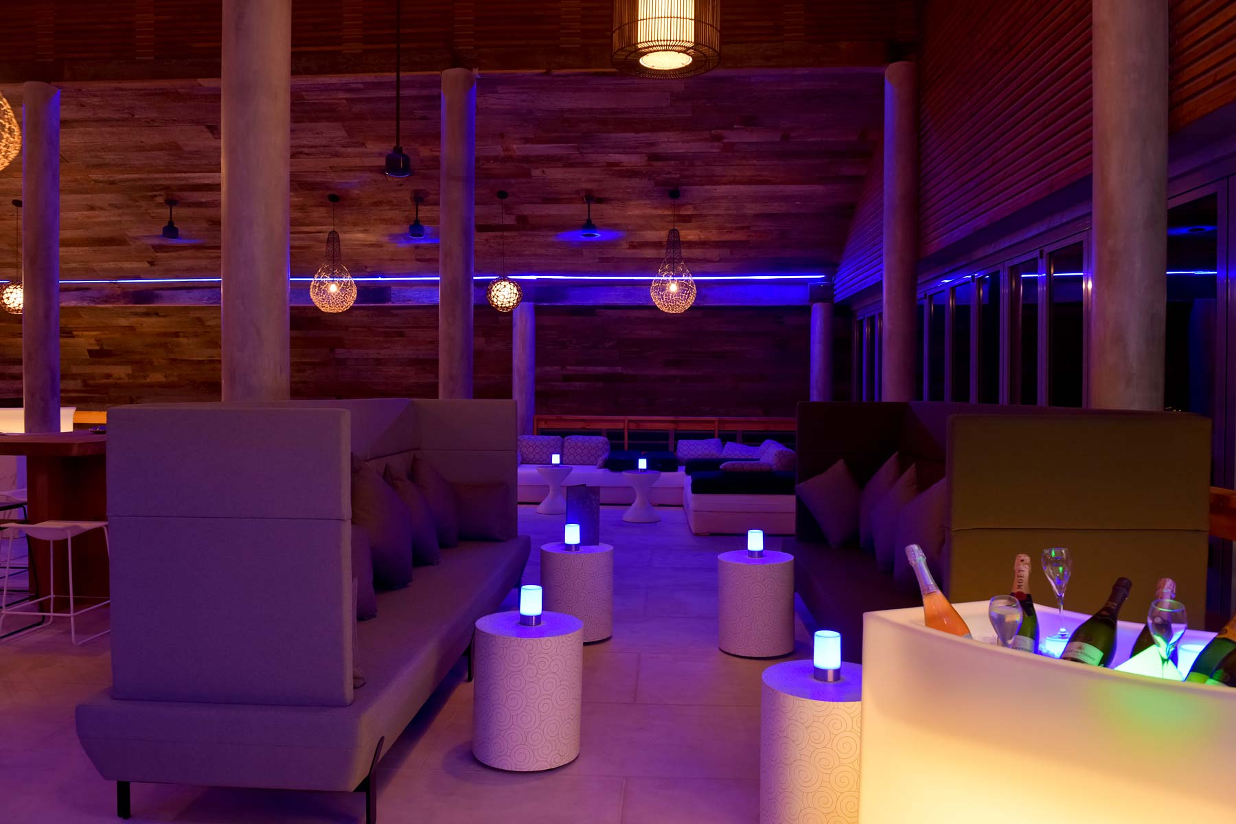 Champagne Loft（香槟阁） dining美食的图片集（ 香槟、葡萄酒和白酒 ），印度洋三大明珠马尔代夫,K岛|库拉玛提|库拉玛缇 Kuramathi Maldives