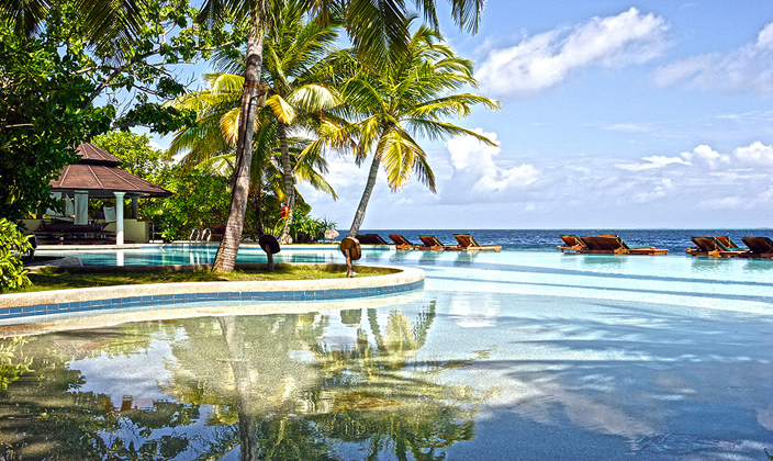 泳池酒吧--Pool Bar dining美食的图片集( 鸡尾酒、啤酒、果汁 ),印度洋三大明珠马尔代夫,皇家岛 Royal Island Resort