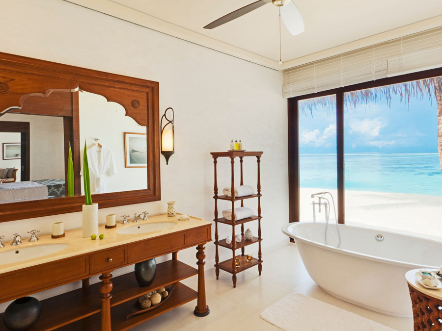 房型内部设施图片参考，如无边泳池与电视及音响， Two Bedroom Beach Pool Villa-双卧室沙滩泳池别墅  maldievs(瑞喜敦法鲁马富士岛 The Residence Maldives Falhumaafushi) 