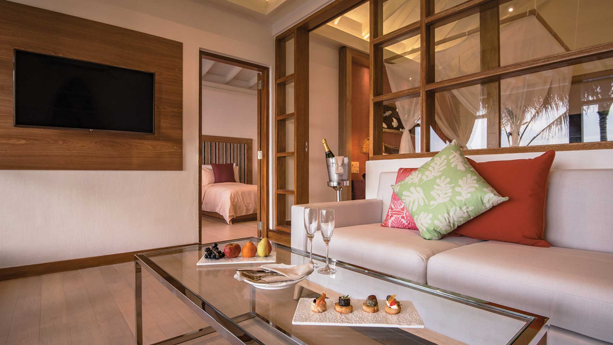 房型内部设施图片参考，如无边泳池与电视及音响， Beach Family Pool Suites-海滩家庭泳池别墅 maldievs(奥静岛 OBLU by Atmosphere at sangeli) 