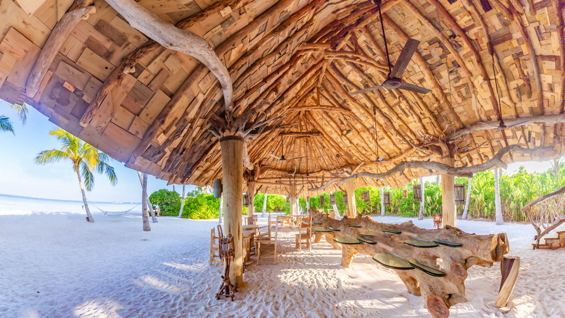 索尼娃贾尼岛 Soneva Jani,dining时间( 午 晚餐 )美食攻略 螃蟹小屋--The Crab Shack ，方便大家选岛（海岸线假期一级代理提供），海岛马尔代夫maldives