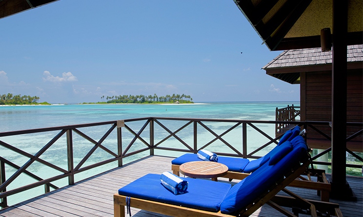 房型内部设施图片参考，如无边泳池与电视及音响， Deluxe Water Villas-豪华水上别墅  maldievs(双鱼岛|欧芙菲莉岛 Olhuveli Beach & Spa Resort) 