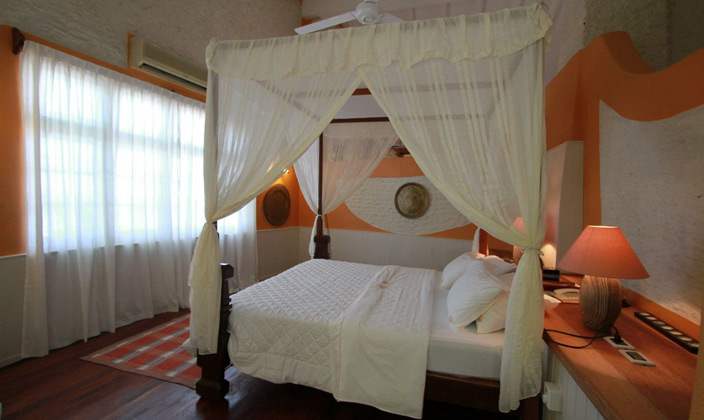 房型内部设施图片参考，如无边泳池与电视及音响， Sultan Suite-苏尔旦套房 maldievs(尼卡岛 Nika Island) 