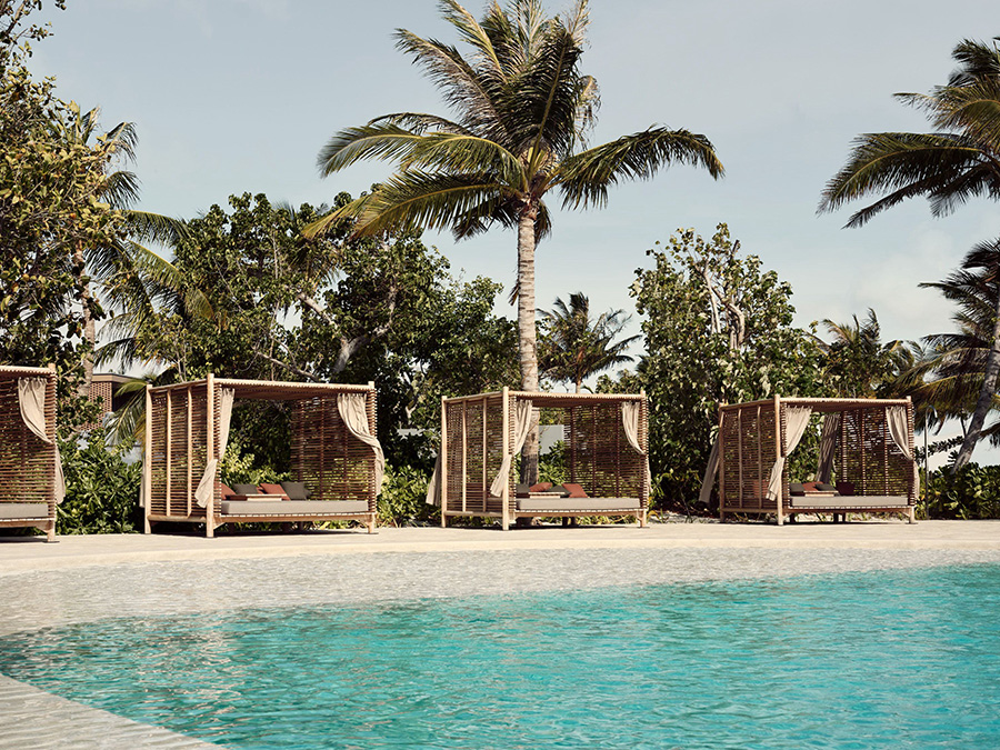 柏典 Patina Maldives Fari Islands,dining时间( 午餐12:00-15:00;晚餐18:00-22:30 )美食攻略 法里海滩俱乐部--Fari Beach Club ,方便大家选岛(海岸线假期一级代理提供),海岛马尔代夫maldives