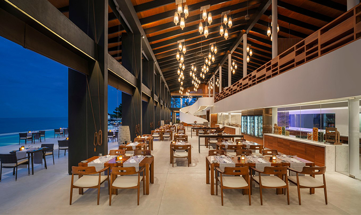 威斯汀 The Westin Maldives Miriandhoo Resort,dining时间( 早餐、午餐、晚餐 )美食攻略 Island Kitchen(主餐厅) ,方便大家选岛(海岸线假期一级代理提供),海岛马尔代夫maldives