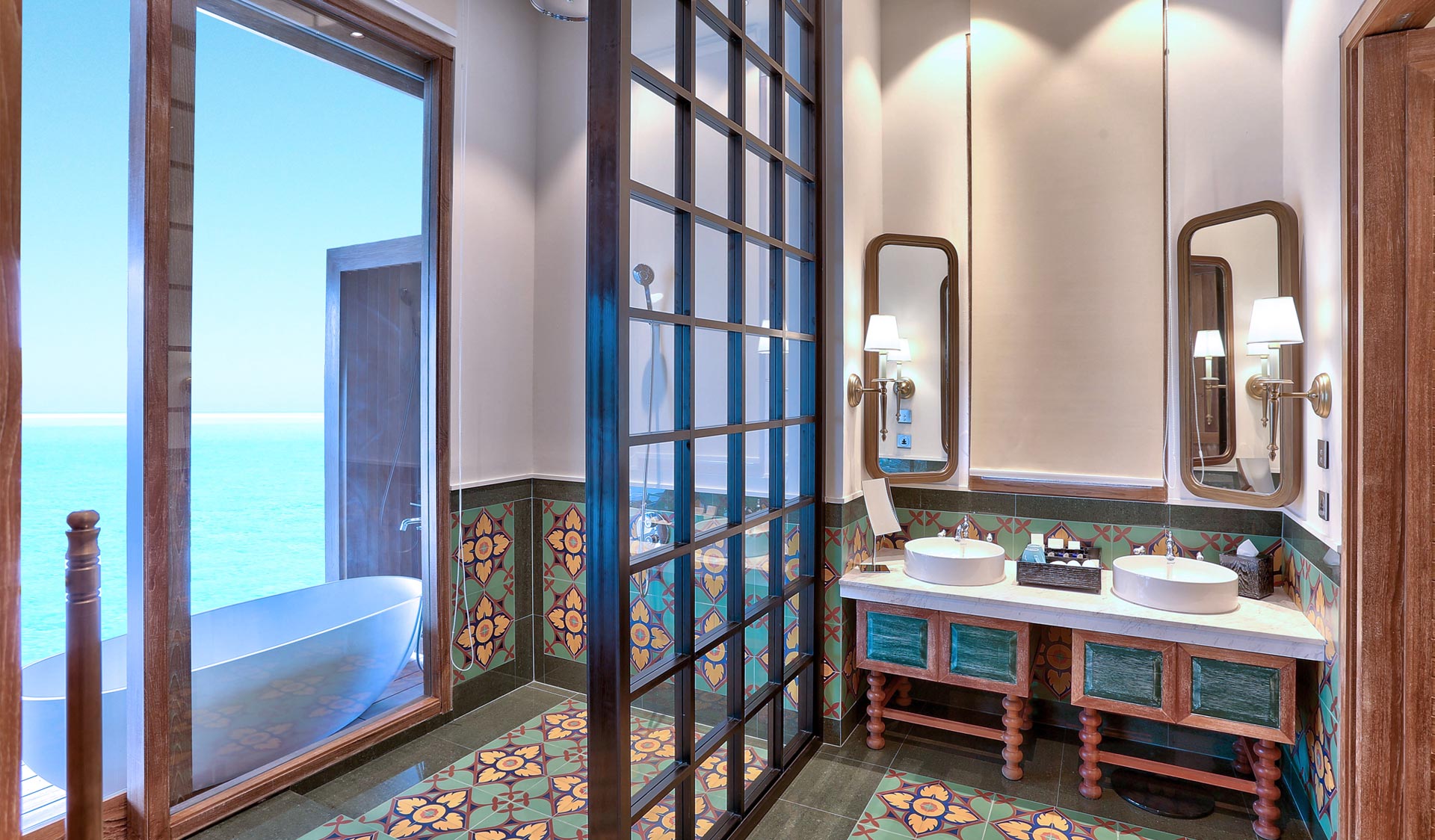 房型内部设施图片参考，如无边泳池与电视及音响， Two Bedroom Overwater Pool Villa-两卧室水上泳池别墅 maldievs(十字路口希尔顿 SAii crossroads hilton saii resorts) 