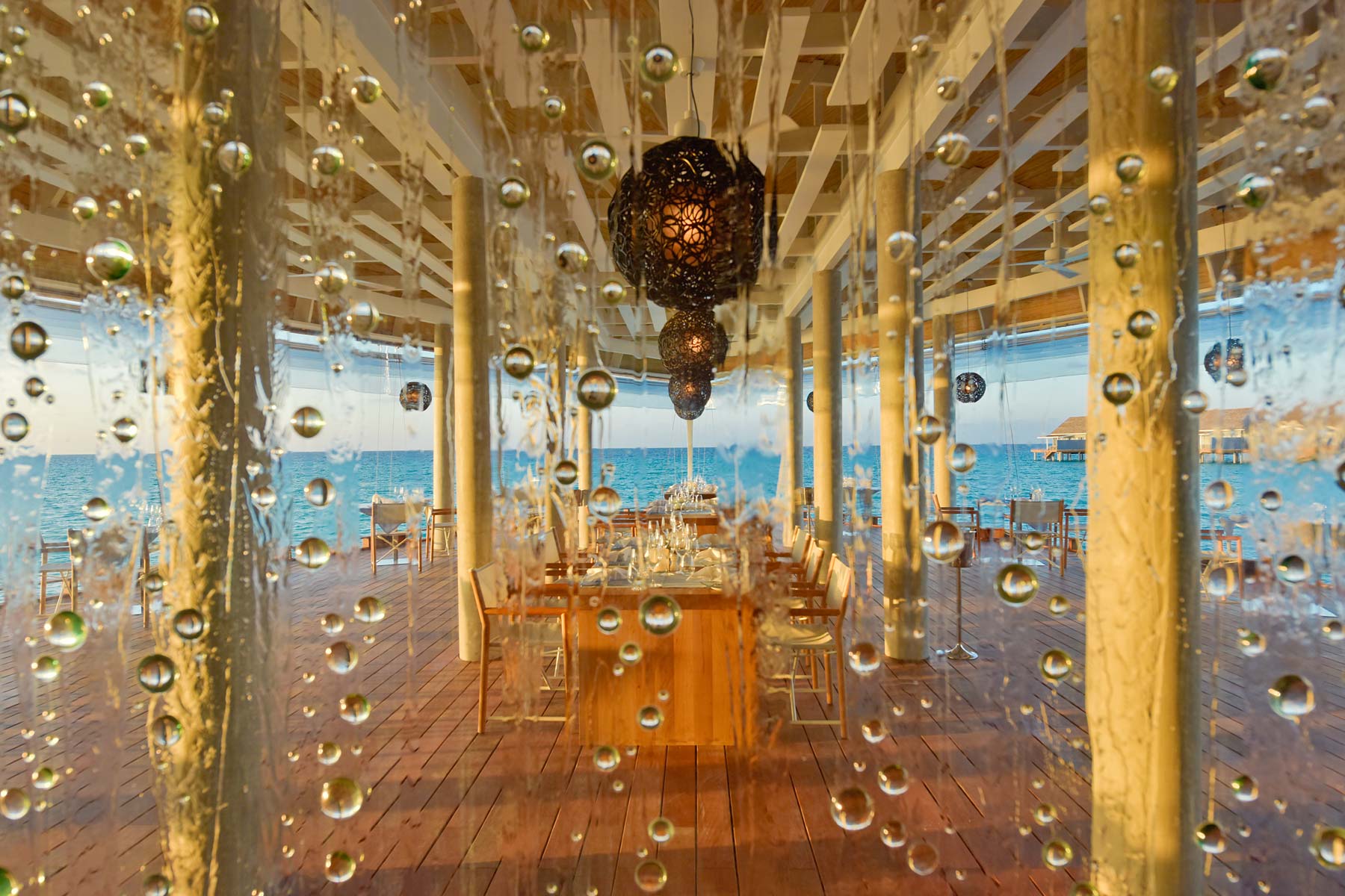 K岛|库拉玛提|库拉玛缇 Kuramathi Maldives,dining时间( 19:30-22:30 )美食攻略 The Reef（马尔代夫餐厅） ，方便大家选岛（海岸线假期一级代理提供），海岛马尔代夫maldives