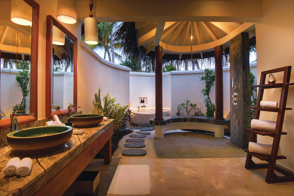 房型内部设施图片参考，如无边泳池与电视及音响， Beach Villa-海滩别墅 maldievs(奥静岛 OBLU by Atmosphere at sangeli) 