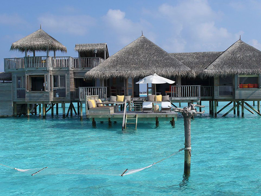 房型内部设施图片参考，如无边泳池与电视及音响， Gili Lagoon Residence-姬丽潟湖住宅  maldievs(姬丽兰卡富士 Gili Lankanfushi Maldives) 