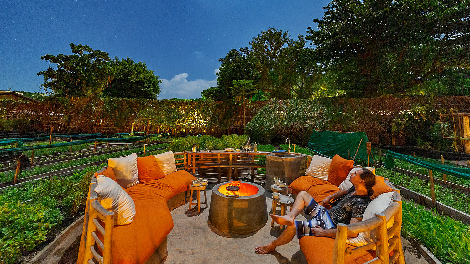 索尼娃芙西岛度假村 Soneva Fushi,dining时间( 晚餐 )美食攻略 Shades Of Green 餐厅--Shades Of Green ,方便大家选岛(海岸线假期一级代理提供),海岛马尔代夫maldives