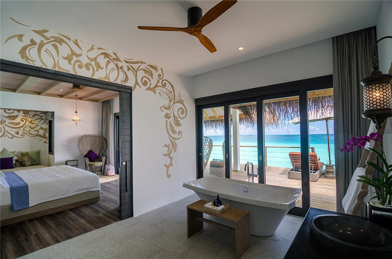 房型内部设施图片参考，如无边泳池与电视及音响， 泻湖别墅-lagoon Villa maldievs(菲诺芙岛 Finolhu Maldives) 