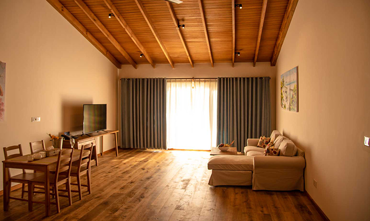 房型内部设施图片参考，如无边泳池与电视及音响， Water  Suite-水上套房  maldievs(瑞提法鲁岛 Reethi Faru Resort) 